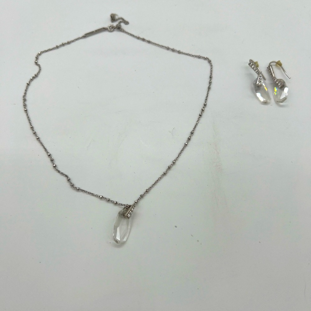 Kendra Scott Necklace and earrings set